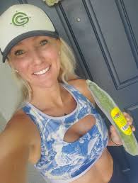 IF I HERE PIM PIM I GO Post my cucumber🍆🍆 😋😋