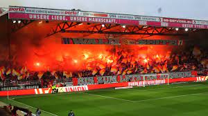 According to the club's website, union fans built their own stadium, with over 2,300 volunteers providing 140,000 hours of labor time, helping the berlin team save millions of dollars. Stimmungsvideo 1 Fc Union Berlin Eintracht Braunschweig 15 09 2017 Youtube