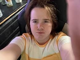 Hi I'm 18 years old but I age regress to about 0-4 I'm single and I don't  have many little friends or a cg my life is very complicated so I probably