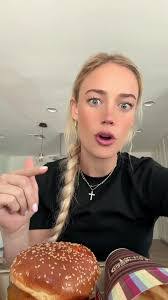 Regina Laughlin's Instagram, Twitter & Facebook