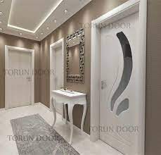 İç mekânın genel olarak yansıttığı tarz ve renk tonlarıyla uyum yakalamayı başaran kapı modelleri. Lake Ic Oda Kapisi Modelleri Beyaz Modern Camli Model Kapilar Luks Mutfaklar Kapilar Antre Dekorasyonu