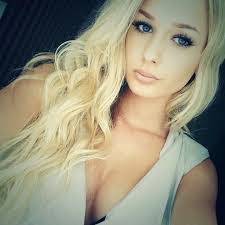 Ellie Blanton's Instagram, Twitter & Facebook