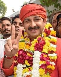 Yogi adityanath (born ajay mohan bisht; Yogi Adityanath Height