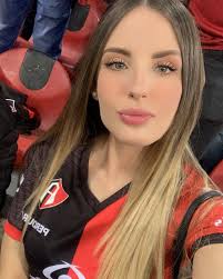 Kenia Torres (@soykeniatorres) • Instagram photos and videos