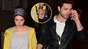 Kaçak gelinler dizisinin setinde tanışan deniz baysal ve furkan andıç hala sevgilimi, ikilinin aşkı devam ediyor mu? Kacak Gelinler In Asiklari Deniz Baysal Ve Furkan Andic El Ele