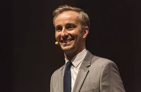 Das studium brach er jedoch vorzeitig ab und begann nach. Neo Magazin Royale Jan Bohmermann Mobilisiert Gegen Internet Trolle Panorama Stuttgarter Nachrichten