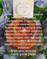 Buenos días, buenas tardes, buenas noches 🤩🤩🤩 Por acá unas hermosas  velitas nuevas listas para entregar, cargadas de bonitas intenciones y  propósitos 🙏🏻 Que sea un martes en el que la luz