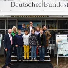 Bernd Westphal Diskutiert Am Infomobil Des Deutschen Bundestages In Alfeld Mdb
