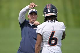 Ravens are requesting to interview Broncos assistant head coach/defensive pass coordinator Jim Leonhard