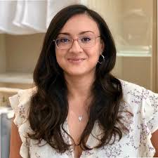 Laura Rolfe's Instagram, Twitter & Facebook