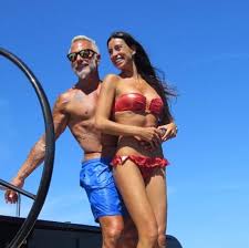 L'ex di gianluca vacchi, protagonista con lui di tanti balletti social, sabato 10 luglio ha sposato l'imprenditore milanese andrea grilli dopo quattro anni d'amore e un figlio, matteo, nato nel 2019. Gianluca Vacchi Gvlifestyle Giorgia Gabriele Facebook