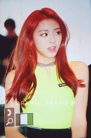 It turned out that the owner of the name choi jisu was a disney princess before her . Itzy Yuna 190221 Mnet Mcountdown Itzy Disney Princess Disney Characters