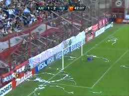 Foi disputada entre o santos, do brasil, e o peñarol, do uruguai. Melhores Momentos Argentinos Juniors 2 X 4 Fluminense Pelo Grupo 3 Da Libertadores Da America 2011 Youtube