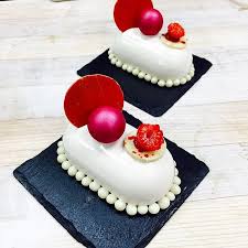 White Chocolate Raspberry Petit Gateaux For Today Tasting Stregisbalharbour Small Desserts Desserts White Chocolate Raspberry