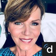 Elizabeth Aaron's Instagram, Twitter & Facebook