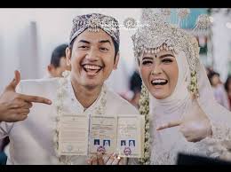 Kekompakan syakir daulay dan sang kakak zikri daulay di kopi viral. Zikri Daulay Menikah Wajah Sang Istri Dibilang Mirip Julia Perez Tabloidbintang Com