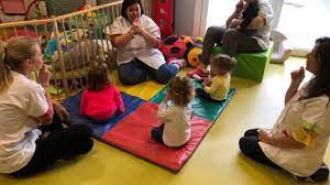 C'est une langue gestuelle, naturelle, d'une richesse incontestable et toute personne ayant des projets autour de la langue des signes peuvent faire appel au beau langage. Des Creches Labellisees En Langue Des Signes A Spycker Et Gravelines