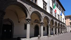 It has a total undergraduate enrollment of 1,751, its setting is city, and the campus size is 21 acres. Altes Rathaus In Viterbo Italien Stockbild Bild Von Geschichte Sonnig 125214481