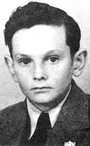 Jeg drar fordi jeg ikke får fred hvis jeg blir hjemme»