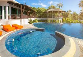 Swimsuit on and florida sun beating down on you, ready for a refreshing dip in the pool…and you come across a problem. Crystal Pools Jupiter Pool Cleaning Service