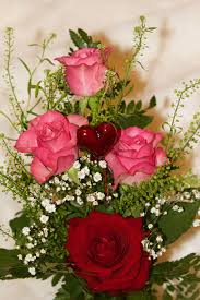 At i love wallpaper, we offer a wide selection of cream and gold wallpaper that will provide the perfect base for a luxurious space. Hd Wallpaper Valentine Roses Heart Love Red Flower Rose Flower Pink Color Wallpaper Flare