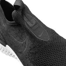 For all the nike react fans, and running enthusiasts, the latest nike epic phantom react is a laceless sneaker that is made from engineered yarn and elastic flyknit. Nike Epic Phantom React Flyknit All Black Entrega Gratis