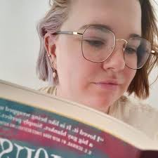 The Book Girl (@the.book.girl.blog) • Facebook