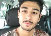 We will also look at who is harris baba, how he become famous, harris baba's girlfriend. Gambar Persandingan Harris Baba Dan Nik Naziha Zawawi Encikshino Com