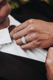 Mens Wedding Bands For A Stylish Look Mens Wedding Bands Mens Wedding Rings Mens Wedding Bands White Gold