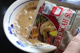 Nkatenkwan adalah sup sangat berempah dari ghana berdasarkan kacang tanah dengan daging, yang paling sering ayam, dan. Sup Ayam Sedap Dan Mudah Azie Kitchen