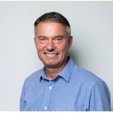 Nu har höstterminen startat för styrelsen i YhSl! Vi startade med att tacka  av vår ordförande Daniel Rylander som gjort ett fantastiskt jobb under sina  år i styrelsen. På bilden: Andreas… |