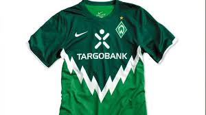Targobank, 28195 bremen knochenhauerstraße 15, es sind geldautomaten und serviceterminals für überweisungen und kontoauszüge vorhanden. Werder Bremen Stellt Das Trikot Fur Die Neue Bundesliga Saison Vor Werder