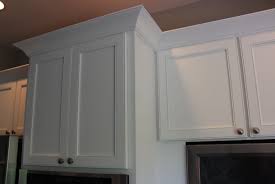 An Excellent Example Of A Shaker Cabinet Crown Molding This Crown Perfectl Crown Moulding Kitchen Cabinets Kitchen Cabinet Crown Molding Crown Molding Kitchen