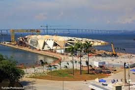 The museu do amanhã is located on the pier mauá, a highly prominent site in the port region of rio de janeiro. Visita Ao Museu Do Amanha No Rio De Janeiro Turista Profissional