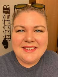 Love this crayon method to apply makeup! 🖍️