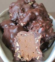 Des Rochers Au Praline A Tomber Par Terre Un Grain De Cuisine Recette Recette Bonbon Recettes De Cuisine