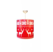 A côté de la lampe kurage de lucas nichetto et nendo (foscarini), petites maisons en porcelaine, confectionnées par mahaut, 10 ans, la fille de marika. Suspension Esprit Chalet De Montagne
