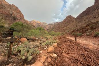 Allarme al Grand Canyon, oltre 20 dispersi dopo un’alluvione lampo