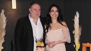 1.81 metre boyunda ve 85 kilodur. Burak Sergen Evlilik Icin Ilk Adimi Atti Magazin Haberleri