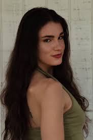 Ashlynn Cox's Instagram, Twitter & Facebook