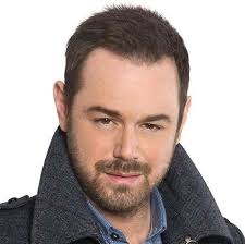 We need ́́700 hellos if you still love us! ♥️♥️ #EastEnders