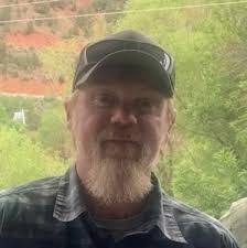 Sarah Perdue's Instagram, Twitter & Facebook