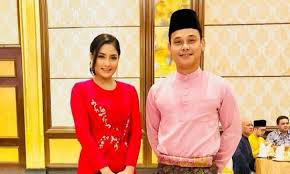 Nur fasha sandha binti hassan (lahir 28 mac 1984) merupakan seorang pelakon wanita malaysia. Fasha Sandha Akui Sudah Bertemu Keluarga Aidil Aziz Suara Viral Malaysia