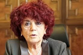 Scuola, l'obbligo sale fino ai 18 anni? Le parole della Ministra Valeria  Fedeli