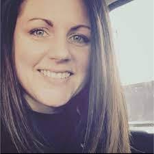 Patty Molnar's Instagram, Twitter & Facebook