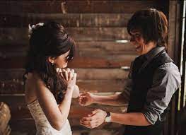 First Look Photos Belles Photos De Mariage Photo Mariage Couple Maries