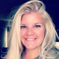 Lori Dearing's Instagram, Twitter & Facebook