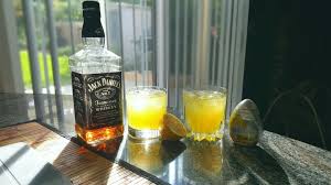 If you worry about the calories in whisky you are drinking far, far too much. Low Calorie Sugar Free Whiskey Lemonade Made With Lemonade Mio 3 Squeezes Of Lemonade Mio 1 5 O Low Calorie Alcoholic Drinks Dessert Drinks Low Calorie Drinks