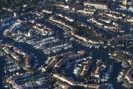Le Port Grimaud La Venise Provencale Cite Lacustre Port Grimaud Visite