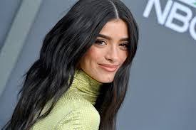 Dixie D'Amelio- Tempting Peeks- Behind the Scenes Access